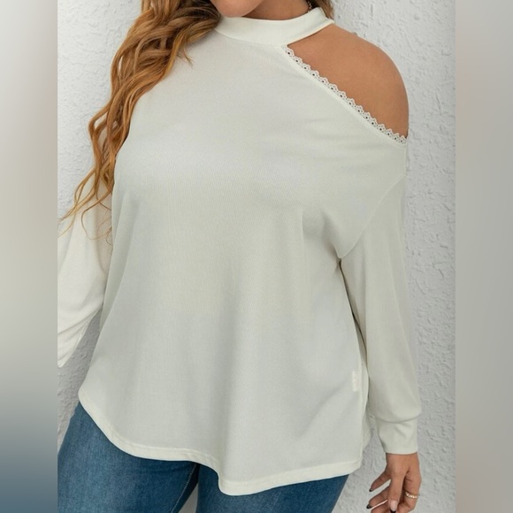 Neck lace trim drop shoulder tee - Picture 2 of 8